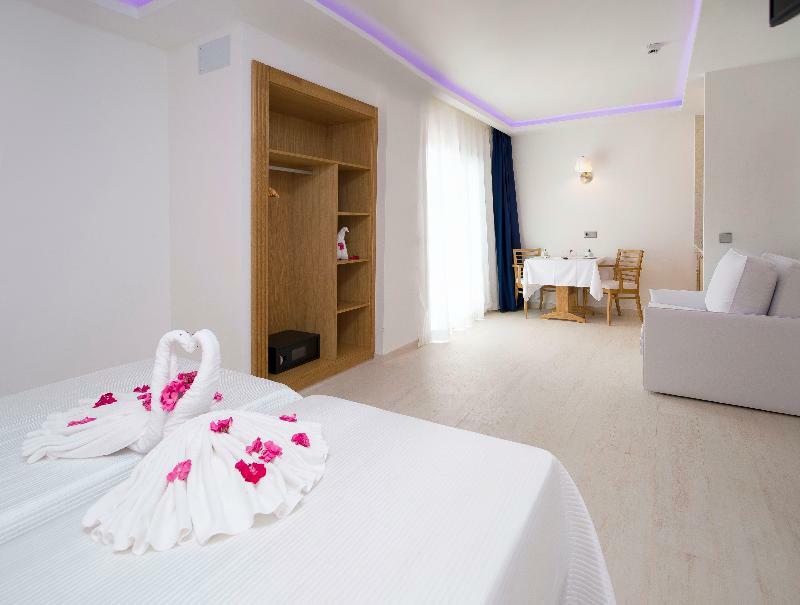 My Way Luxury Ibiza Hotell Playa d'en Bossa Exteriör bild